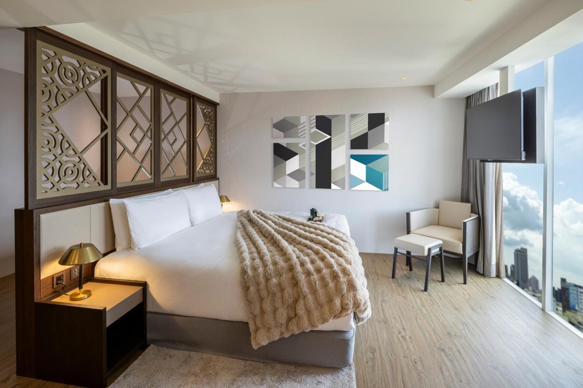 Voyage Kaohsiung By Cosmos Oasis Hotel Ngoại thất bức ảnh