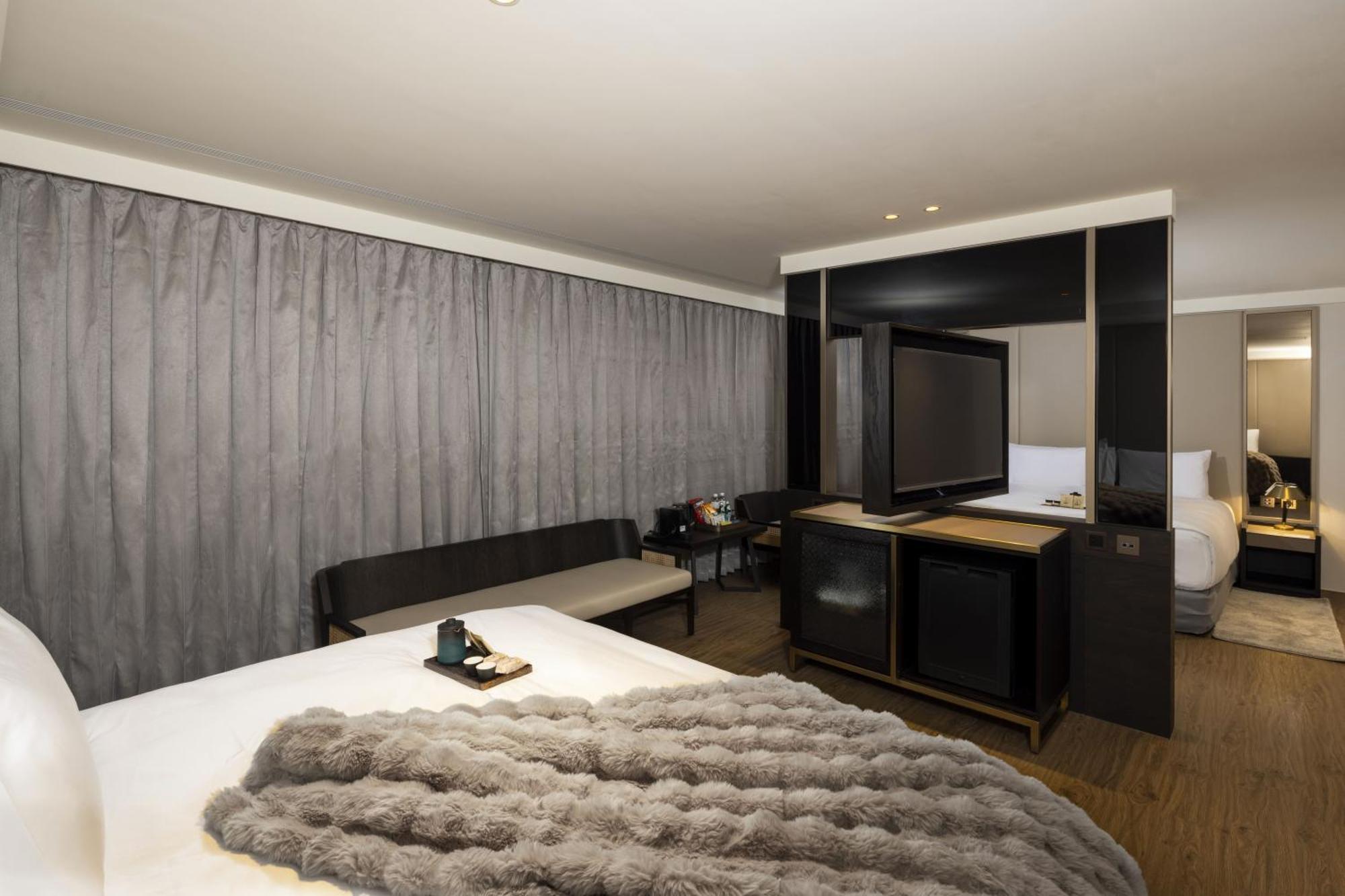 Voyage Kaohsiung By Cosmos Oasis Hotel Ngoại thất bức ảnh