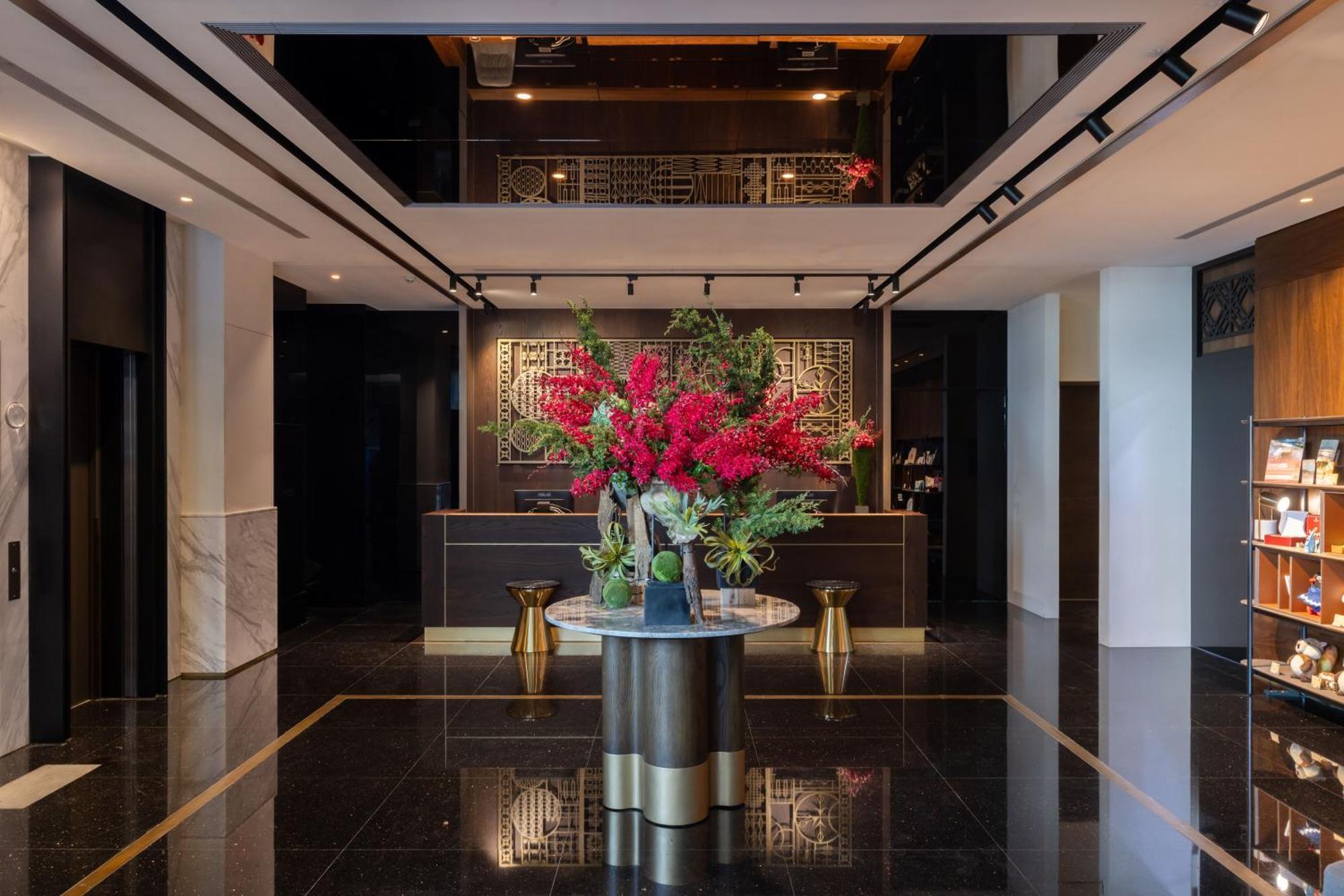 Voyage Kaohsiung By Cosmos Oasis Hotel Ngoại thất bức ảnh