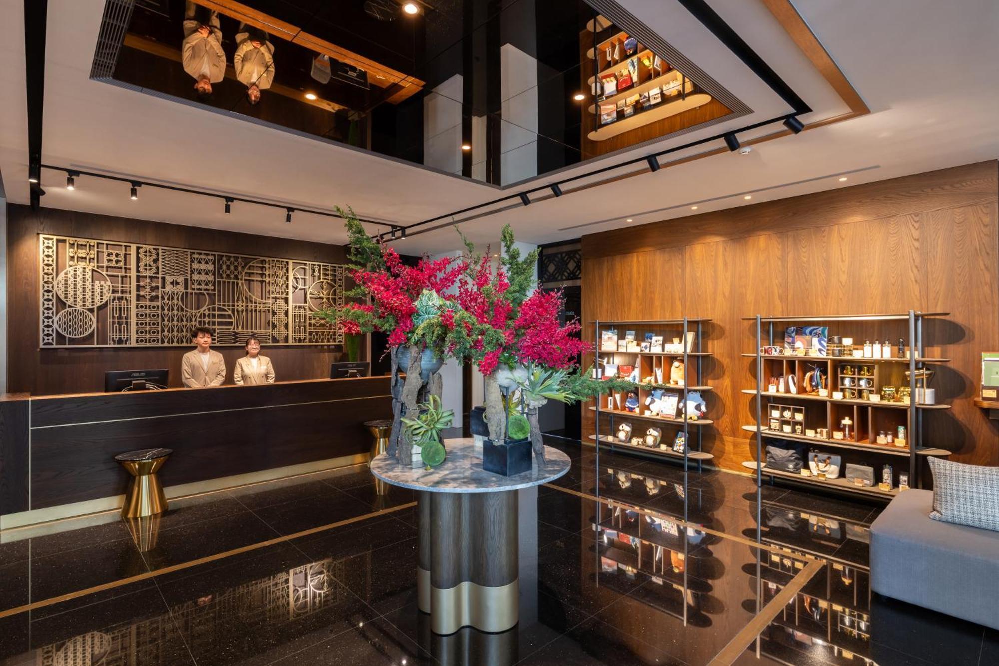 Voyage Kaohsiung By Cosmos Oasis Hotel Ngoại thất bức ảnh
